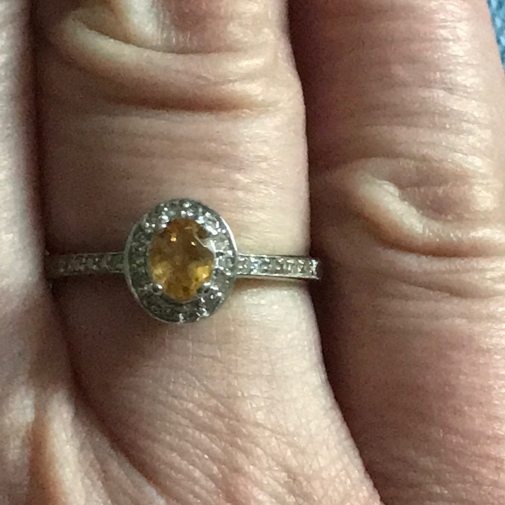 Elegant White gold and citrine Gemstone Ring